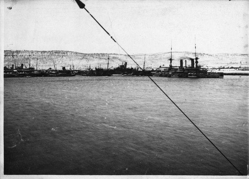 Navires de guerre alliés en rade de Mourmansk
