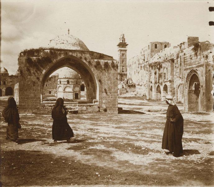 Côté de la forteresse Antonia, le plus haut minaret du Haram