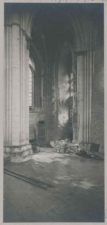 Façade ouest, porches sud et central : revers des porches depuis la nef