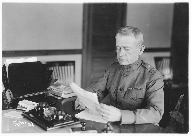 Le major général britannique George C. Kelly