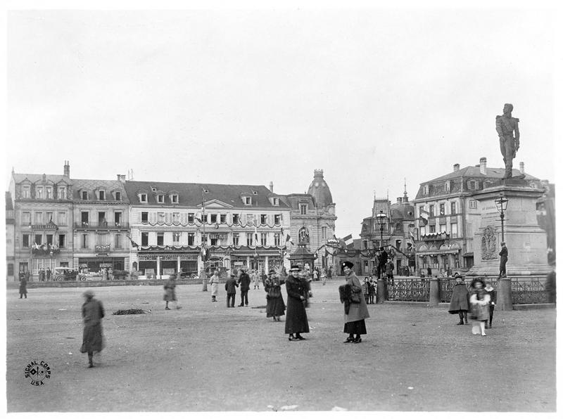 Vue d'ensemble de la place Rapp