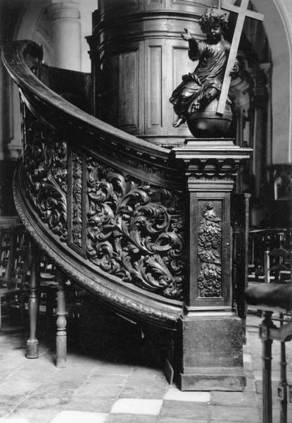 chaire à prêcher, détail de l'escalier