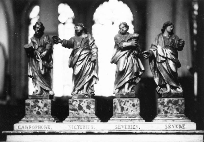 4 statues : saint Carpophore, saint Victor, saint Séverin, saint Sevère