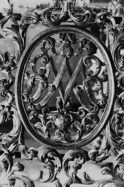 détail du décor d'un des deux vantaux de porte de la chapelle des fonts baptismaux - © Ministère de la Culture (France), Médiathèque du patrimoine et de la photographie (objets mobiliers), tous droits réservés