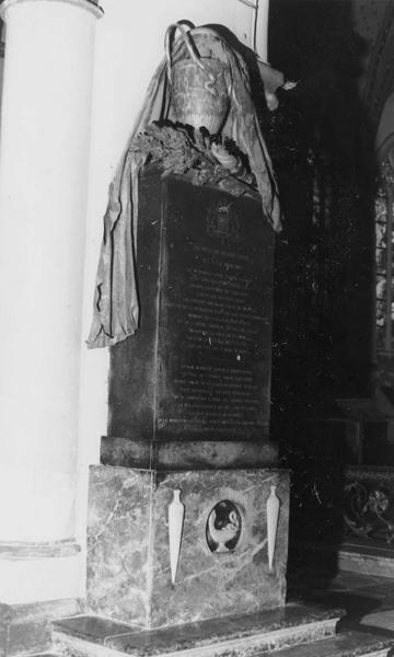 monument funéraire de Louis-Joseph-Thomas Le Sergeant d'Isbergues - © Ministère de la Culture (France), Médiathèque du patrimoine et de la photographie (objets mobiliers), tous droits réservés