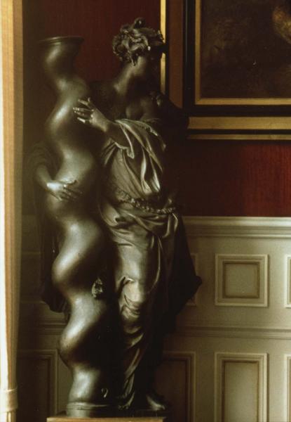 statue de la salle des mariages : vertu cardinale : La Force - © Ministère de la Culture (France), Médiathèque du patrimoine et de la photographie (objets mobiliers), tous droits réservés