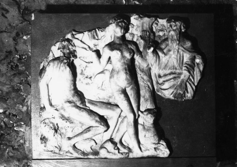 bas-relief : Adam et Eve dans le Paradis terrestre - © Ministère de la Culture (France), Médiathèque du patrimoine et de la photographie (objets mobiliers), tous droits réservés