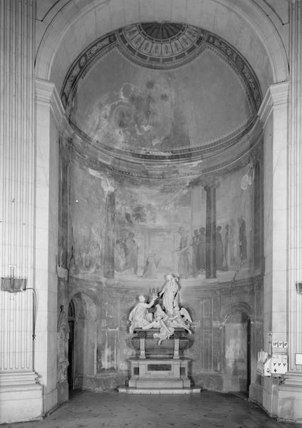 peintures monumentales : scènes consacrées à la Vierge, La Présentation au temple et au premier plan le monument de Mgr Haffreingue, bâtisseur de l'église