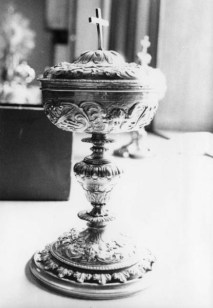 ciboire : instruments de la passion - © Ministère de la Culture (France), Médiathèque du patrimoine et de la photographie (objets mobiliers), tous droits réservés