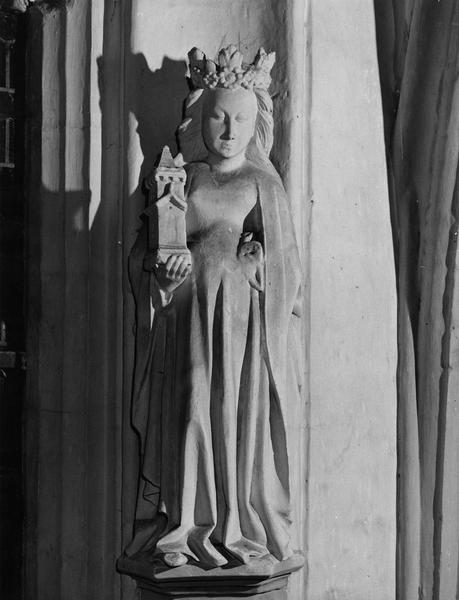 statue : sainte Barbe - © Ministère de la Culture (France), Médiathèque du patrimoine et de la photographie (objets mobiliers), tous droits réservés