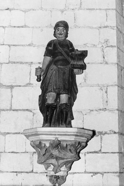 statue : saint Adrien