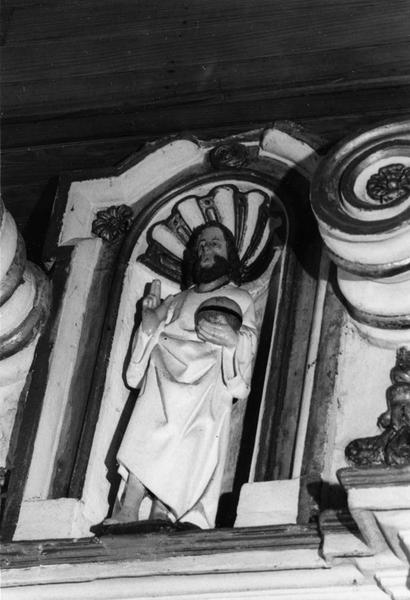 retable de la Vierge, partie haute avec la statue du Christ bénissant