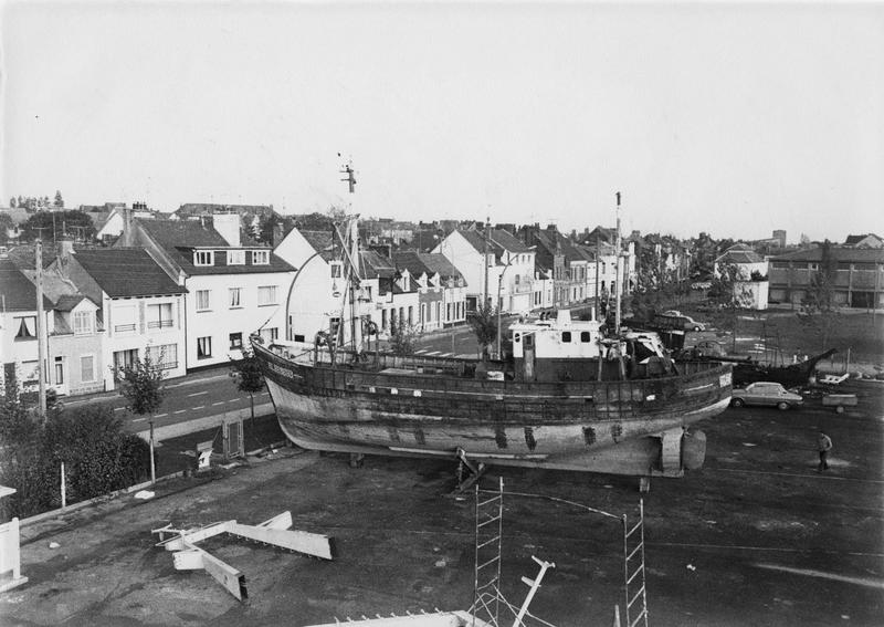 bateau de pêche (chalutier-thonier) dit Charles de Foucauld