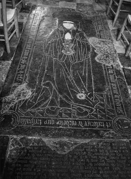 dalle funéraire de Dom Rémy Forsaux - © Ministère de la Culture (France), Médiathèque du patrimoine et de la photographie (objets mobiliers), tous droits réservés