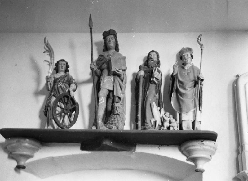 statues (3) : saint Adrien, saint Antoine, saint Nicolas - © Ministère de la Culture (France), Médiathèque du patrimoine et de la photographie (objets mobiliers), tous droits réservés