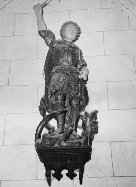 statue : saint Michel terrassant le dragon - © Ministère de la Culture (France), Médiathèque du patrimoine et de la photographie (objets mobiliers), tous droits réservés
