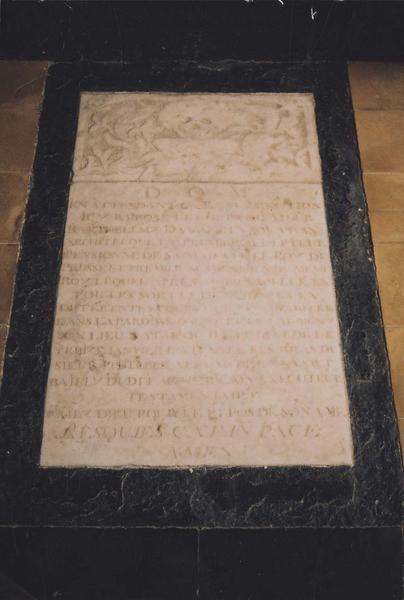 dalle funéraire de Barthélemy Damart, architecte et premier sculpteur du roi de Prusse, vue générale