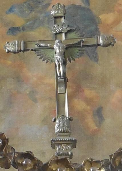 crucifix de l'autel latéral nord