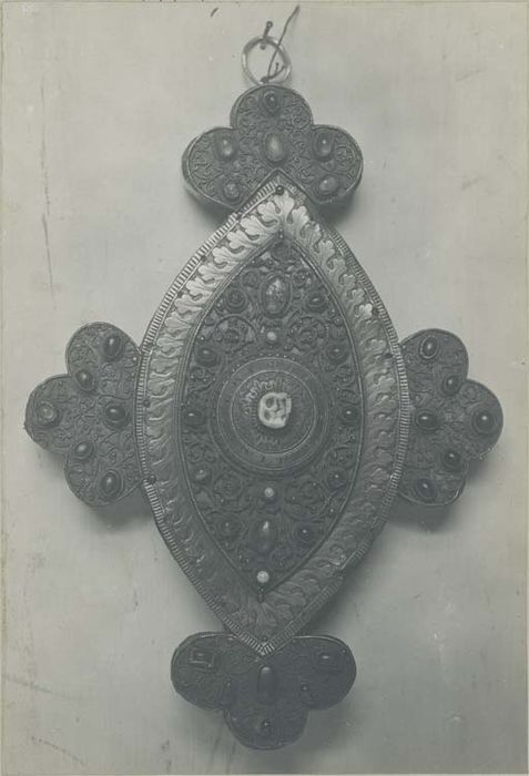 reliquaire phylactère de la dent de saint Nicolas - © Ministère de la Culture (France), Médiathèque du patrimoine et de la photographie, diffusion GrandPalaisRmn Photo