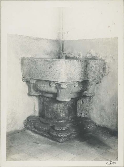 fonts baptismaux