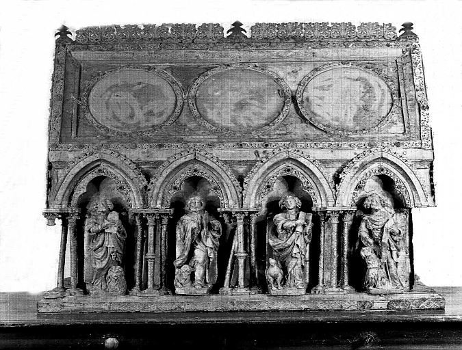 Châsse en cuivre doré (face antérieure) : Les quatre Evangélistes