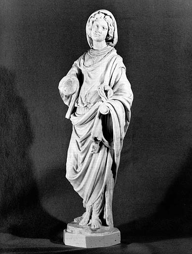 Statuette en marbre blanc  sainte Madeleine (supposé)