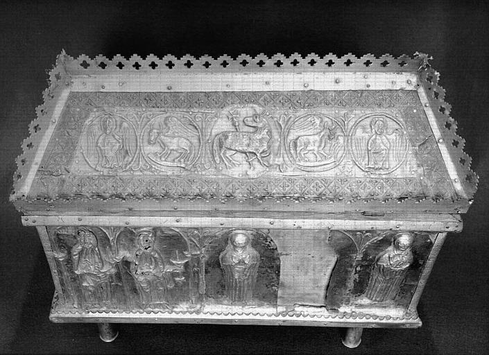 Châsse reliquaire en argent et vermeil (dessus de la face postérieure)