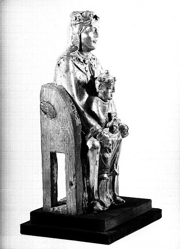 Statuette en plomb sur âme de bois : Vierge en Majesté, vue de trois-quarts face