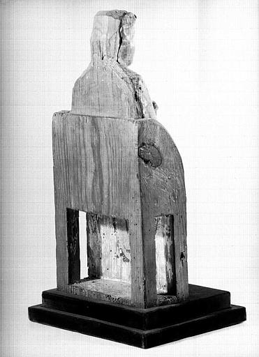 Statuette en plomb sur âme de bois : Vierge en Majesté, vue de trois-quarts dos