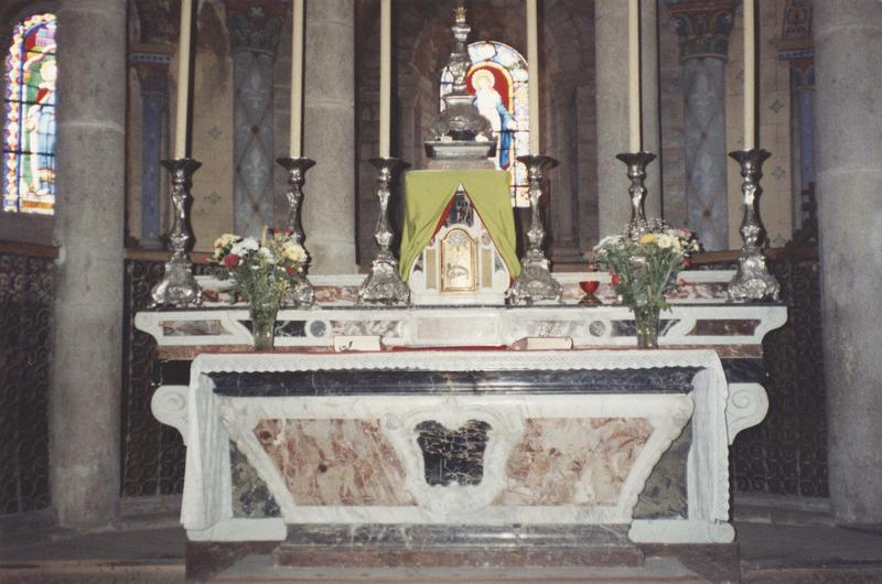 autel, gradins d'autel, tabernacle (maître-autel), vue générale - © Ministère de la Culture (France), Médiathèque du patrimoine et de la photographie (objets mobiliers), tous droits réservés