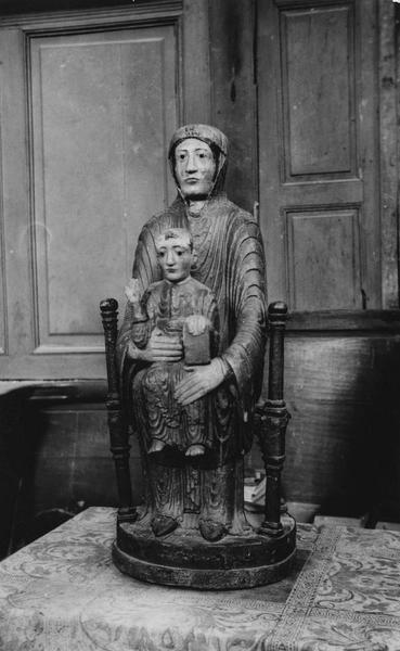 statue : Vierge en majesté, vue générale - © Ministère de la Culture (France), Médiathèque du patrimoine et de la photographie (objets mobiliers), tous droits réservés