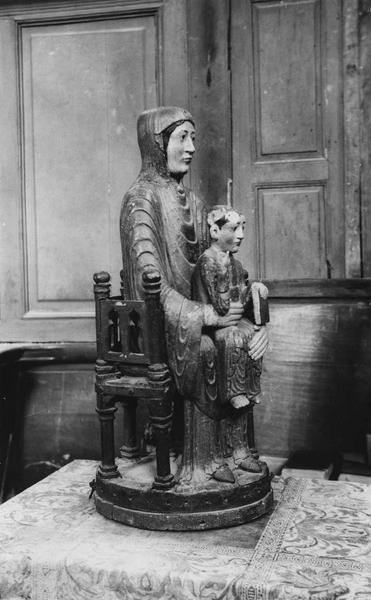 statue : Vierge en majesté, vue générale - © Ministère de la Culture (France), Médiathèque du patrimoine et de la photographie (objets mobiliers), tous droits réservés