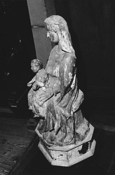 statue : Vierge en majesté dite Notre-Dame-de-la-Rivière, vue générale de profil