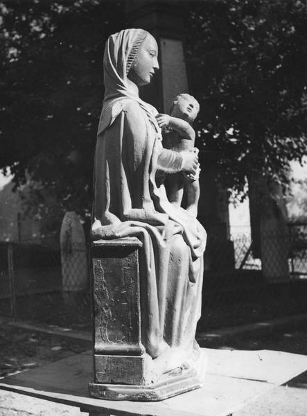 statue-reliquaire : Vierge à l'Enfant assise, vue générale de profil