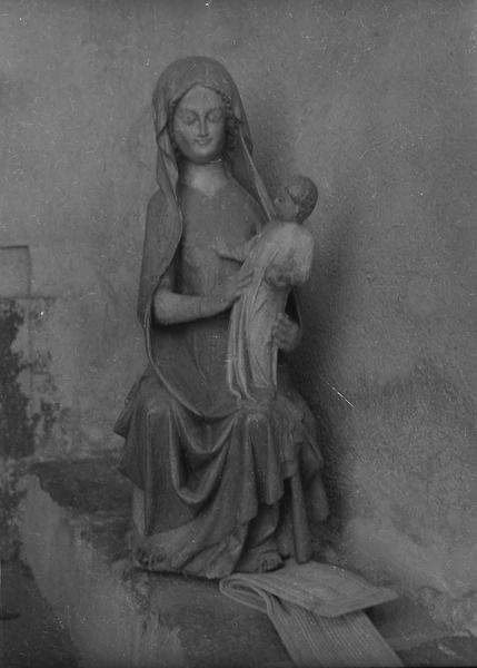 Statue : Vierge à l'Enfant assise