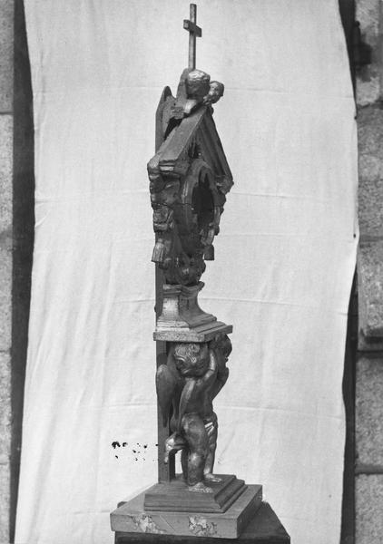 reliquaire, vue générale de profil