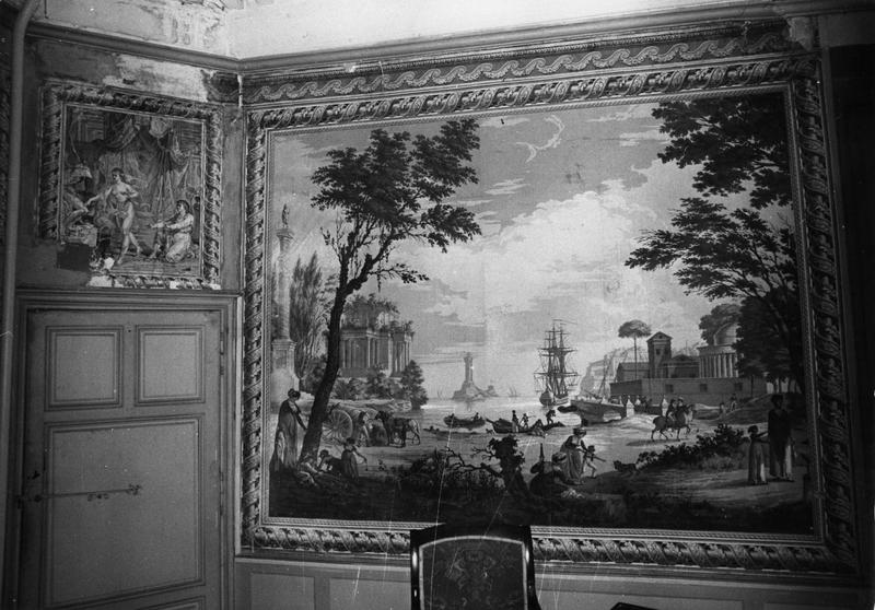 revêtement mural (papier peint du salon, tour nord est), vue générale