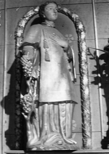 Statue : saint Vincent, vue générale