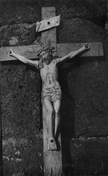 statue (statuette) : Christ en croix, vue générale - © Ministère de la Culture (France), Médiathèque du patrimoine et de la photographie (objets mobiliers), tous droits réservés