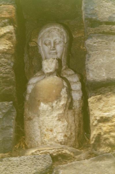 statue : Vierge à l'Enfant, vue générale - © Ministère de la Culture (France), Médiathèque du patrimoine et de la photographie (objets mobiliers), tous droits réservés