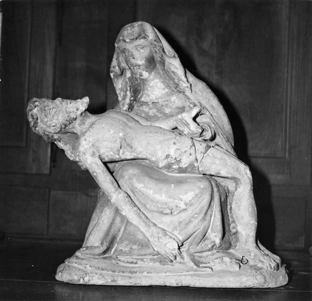 groupe sculpté : Vierge de Pitié, vue générale - © Ministère de la Culture (France), Médiathèque du patrimoine et de la photographie (objets mobiliers), tous droits réservés