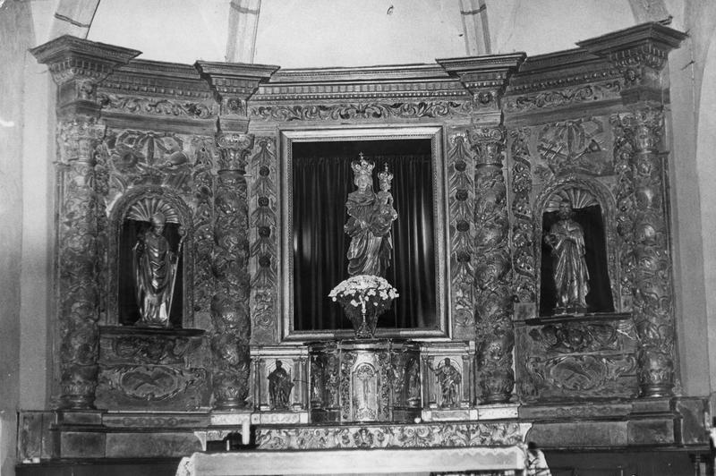 autel, gradin d'autel, tabernacle, retable, statues (3) : saint Blaise, saint Pierre, Vierge à l'Enfant (maître-autel), vue générale - © Ministère de la Culture (France), Médiathèque du patrimoine et de la photographie (objets mobiliers), tous droits réservés