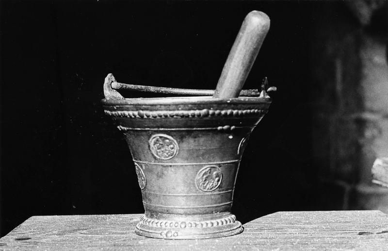 seau à eau bénite (seau à aspersion), vue générale - © Ministère de la Culture (France), Médiathèque du patrimoine et de la photographie (objets mobiliers), tous droits réservés