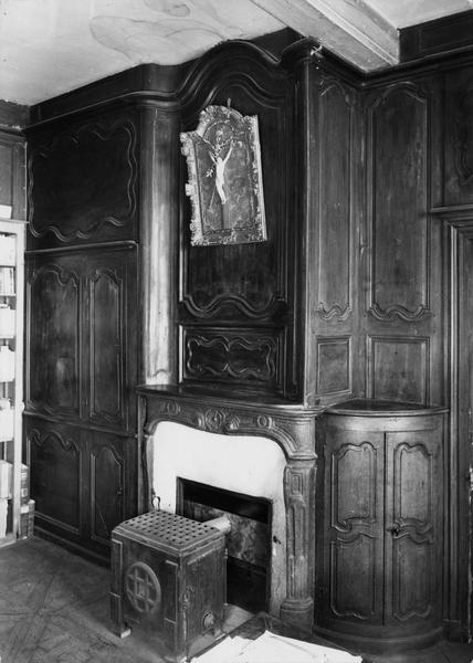 lambris de revêtement, cheminée, vue partielle - © Ministère de la Culture (France), Médiathèque du patrimoine et de la photographie (objets mobiliers), tous droits réservés