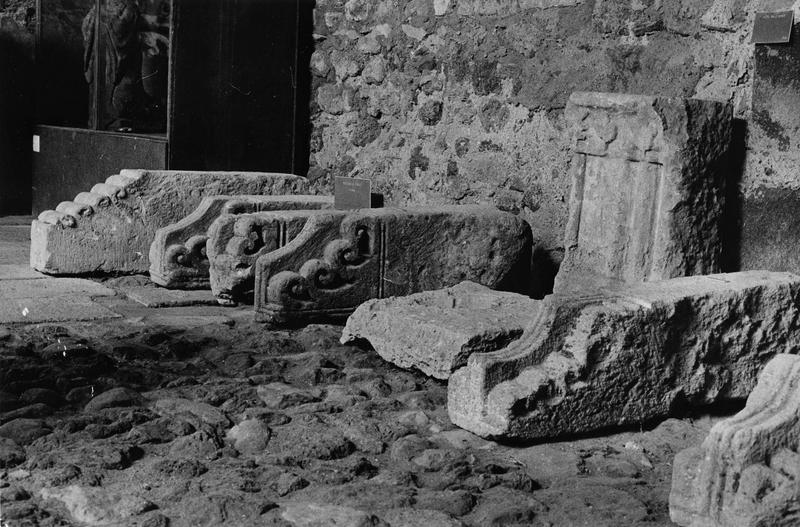 modillons (7), vue générale - © Ministère de la Culture (France), Médiathèque  du patrimoine et de la photographie (objets mobiliers), tous droits réservés