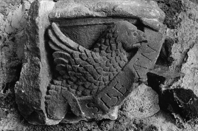 haut-relief : Aigle tenant un phylactère, vue générale - © Ministère de la Culture (France), Médiathèque  du patrimoine et de la photographie (objets mobiliers), tous droits réservés