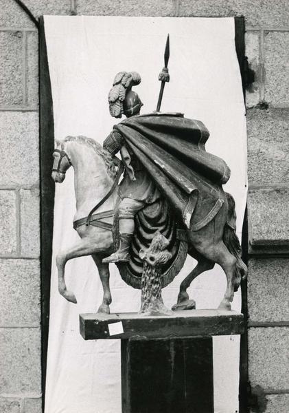 statue équestre : saint Maurice ou saint Martin, vue générale de dos