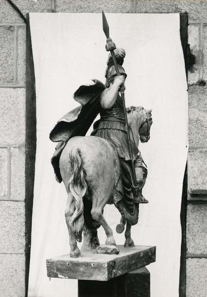 statue équestre : saint Maurice ou saint Martin, vue générale de profil