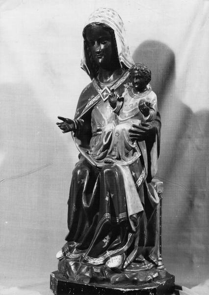 statue : Vierge noire assise