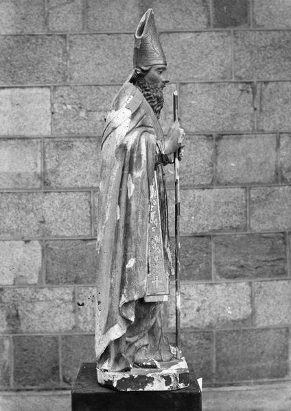 statue : saint Bonnet, vue générale de profil